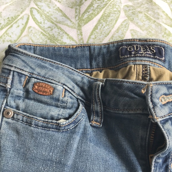 Flare Bottom GUESS Jeans - Picture 2 of 5